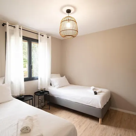 Wooden With Garden Apartment *